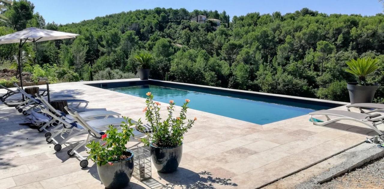 Castel'Lodge Le Beausset Esterno foto