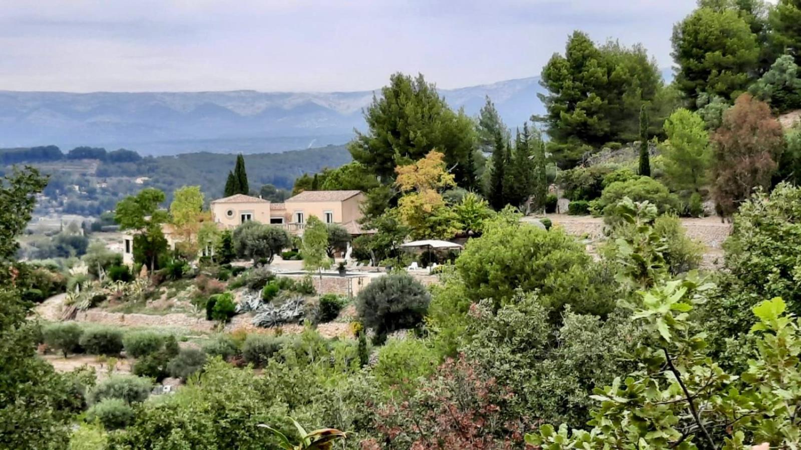 Castel'Lodge Le Beausset Esterno foto